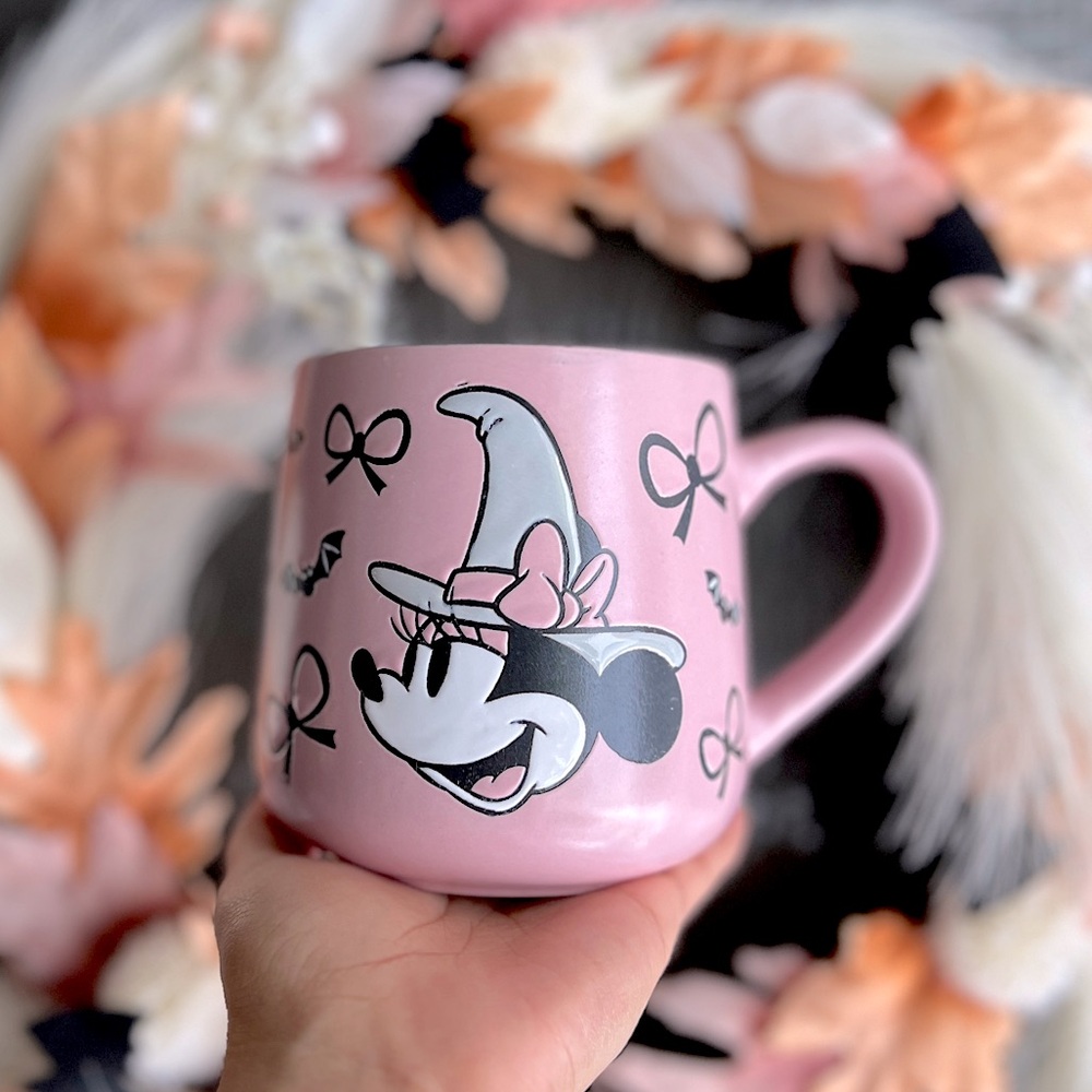 ✨NEW🖤Minnie Mouse Pink Halloween Witch Mug🎀